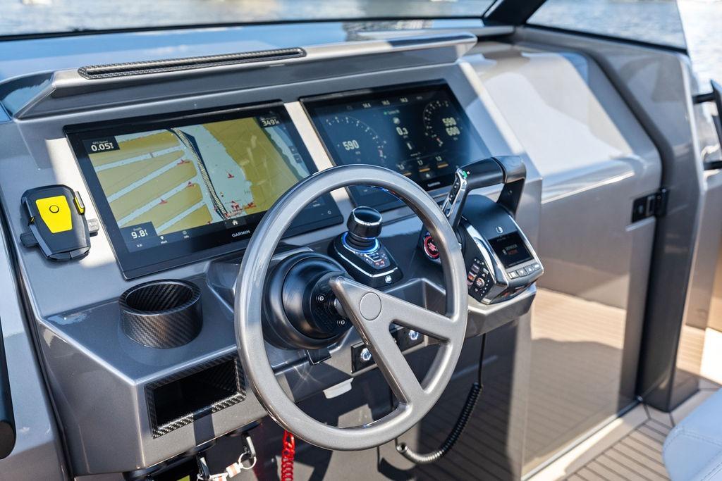 Console VQ 40 outboard